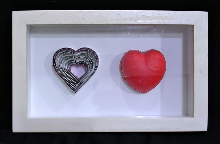 Corazón-Corazón, objetos ensamblados, 2002.