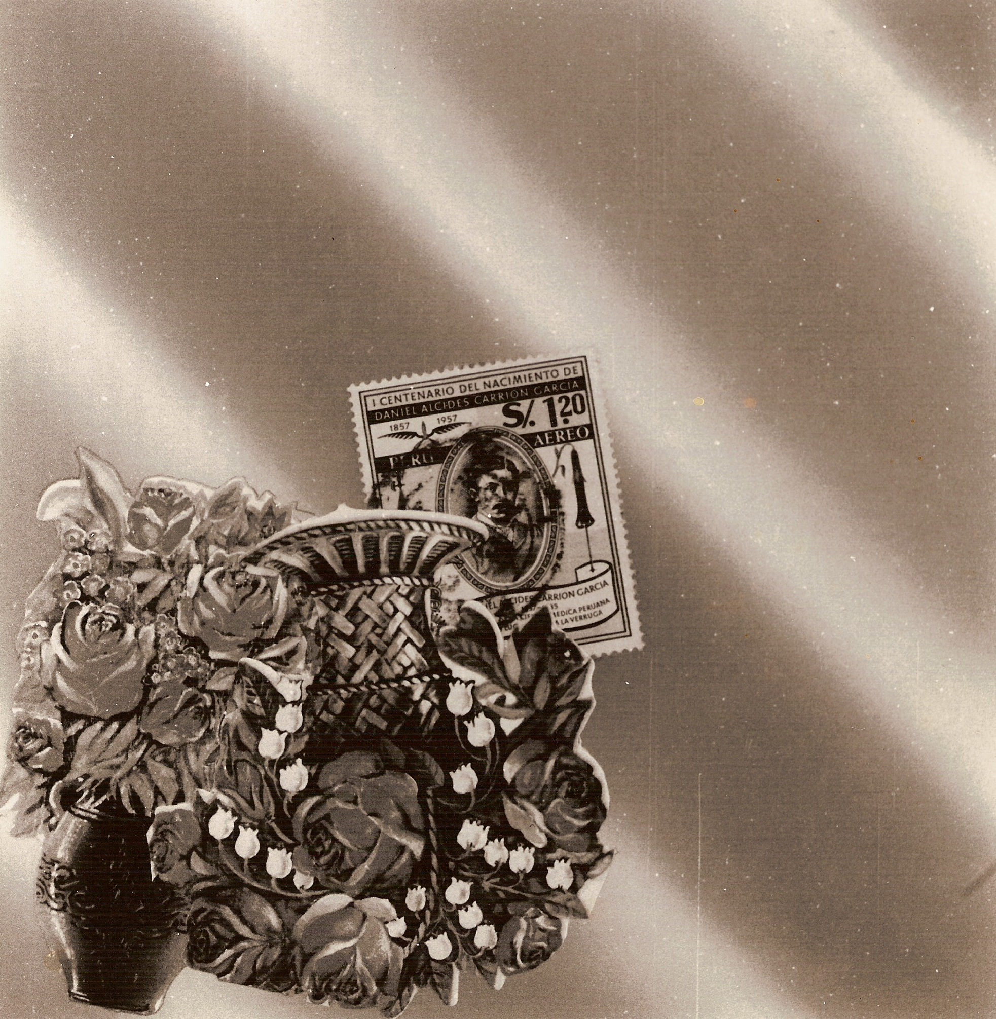 La historia,  papel collage, 15 cm x 15 cm, 1999