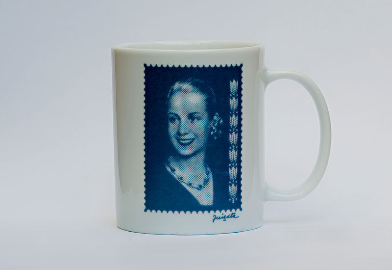 Taza Evita, impresión serigráfica sobre cerámica, 2009.